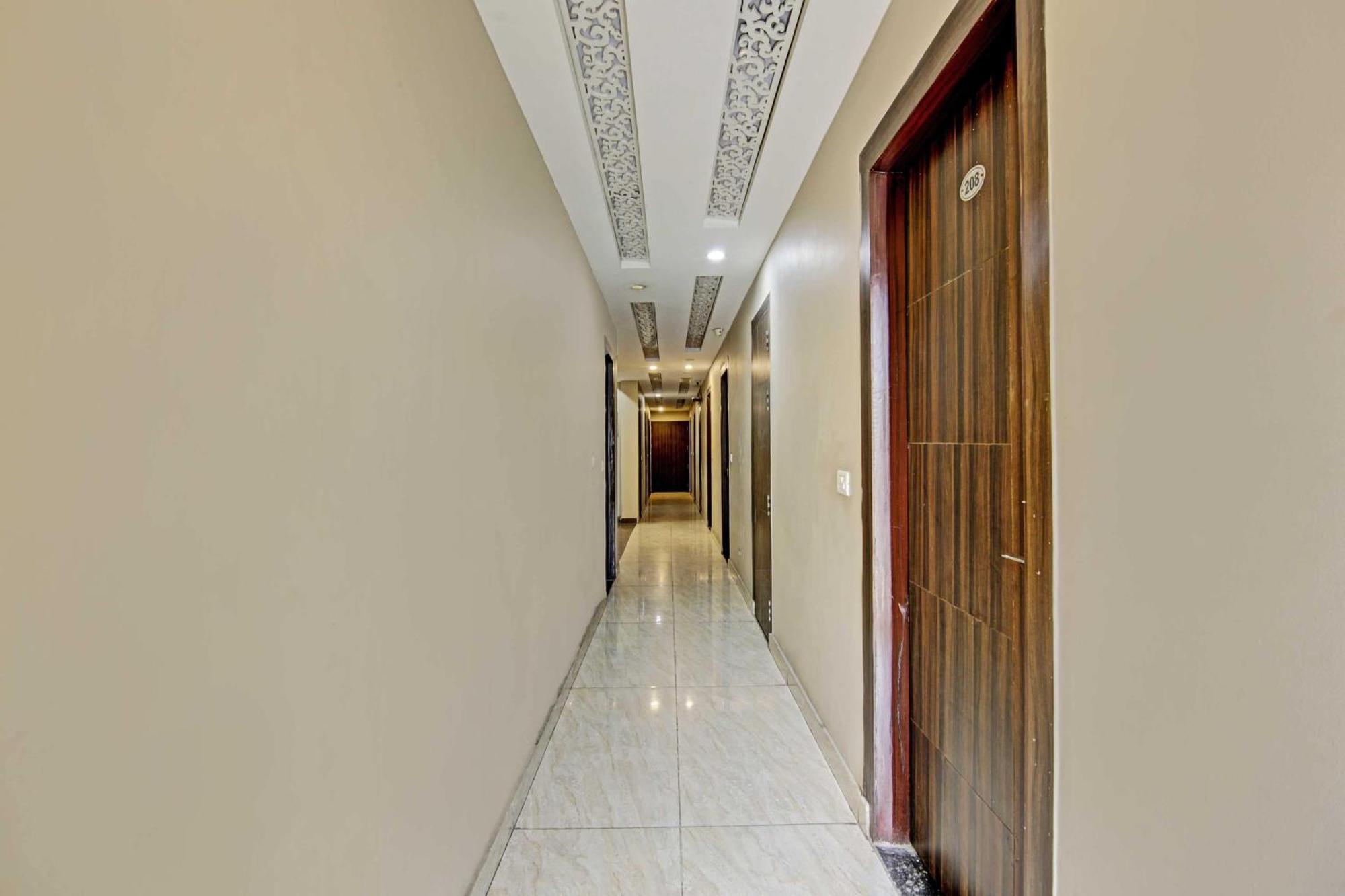 Hotel O Drizzling Land Muradnagar Extérieur photo
